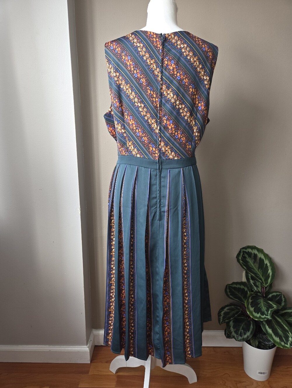 ModCloth Floral Pleated Midi Dress Size 14 Retro Vintage Inspired Teal - Picture 4 of 10